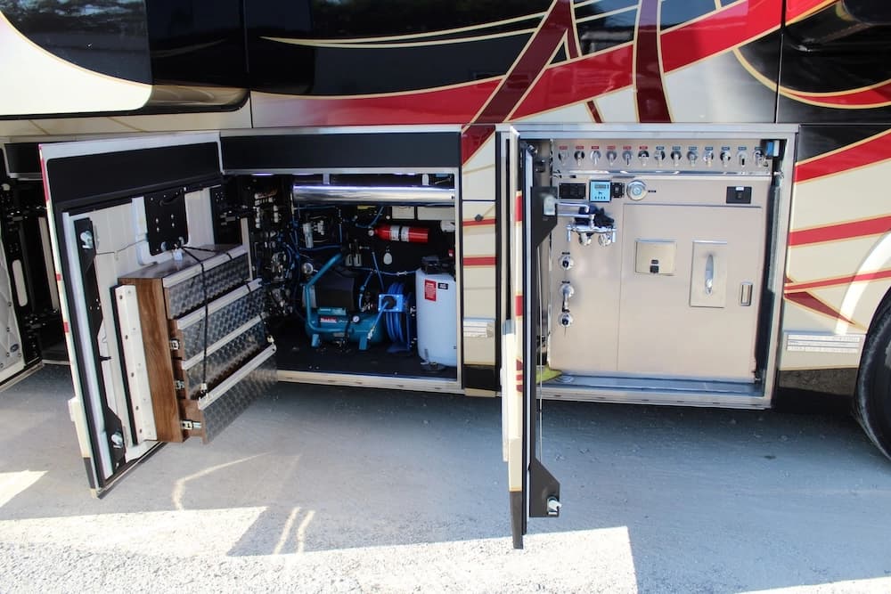 2016 Prevost Outlaw H3-45 Motorhome - Image 36