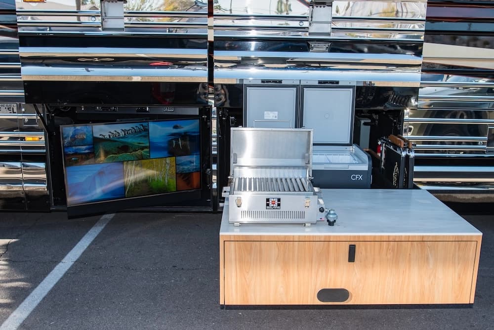 2008 Prevost Marathon XLII Motorhome - Image 17