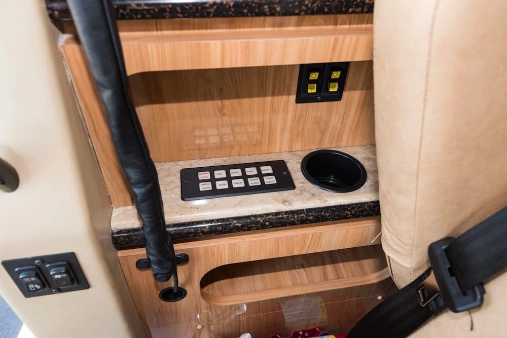 2008 Prevost Marathon XLII Motorhome - Image 33
