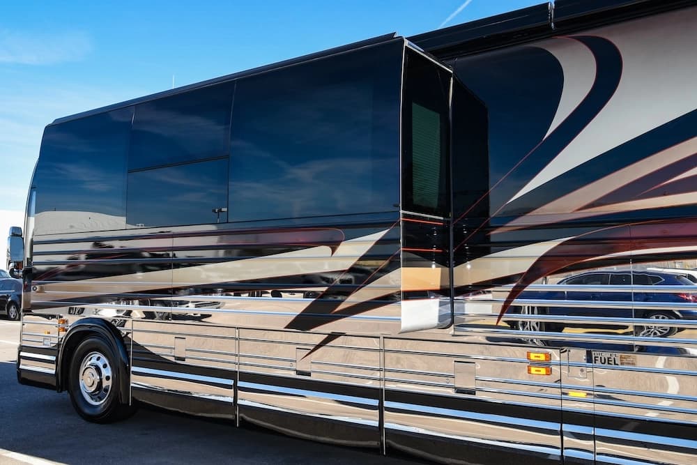 2008 Prevost Marathon XLII Motorhome - Image 5
