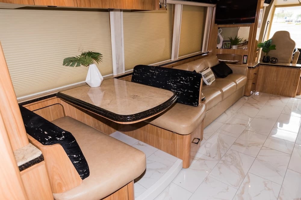 2008 Prevost Marathon XLII Motorhome - Image 45