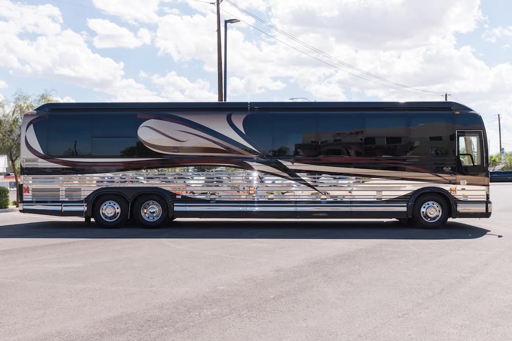 2008 Prevost Marathon XLII Motorhome - Image 10