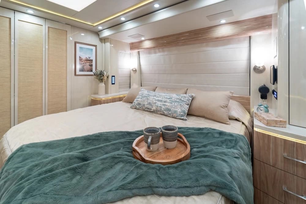2024 Prevost Marathon X3 Motorhome - Image 12