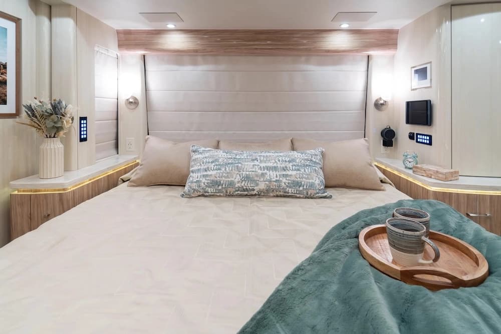 2024 Prevost Marathon X3 Motorhome - Image 13