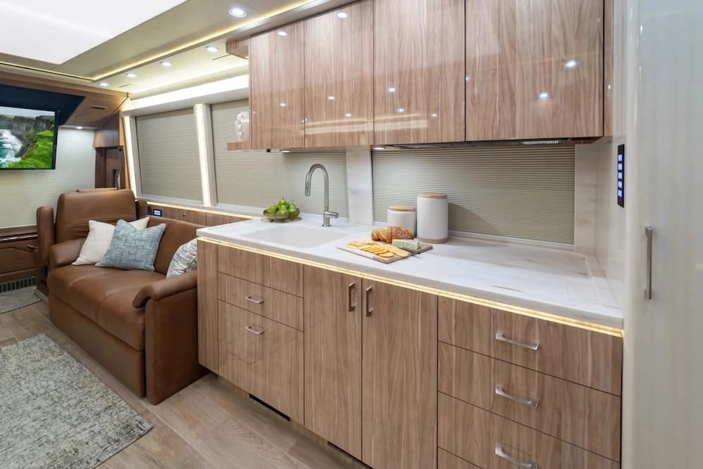 2024 Prevost Marathon X3 Motorhome - Image 17