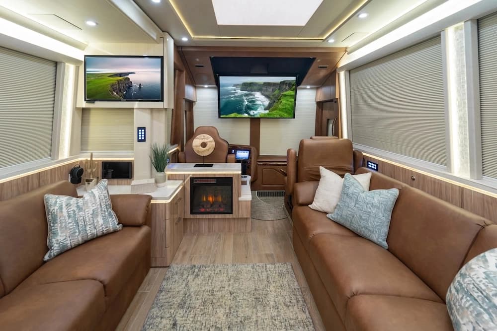 2024 Prevost Marathon X3 Motorhome - Image 18