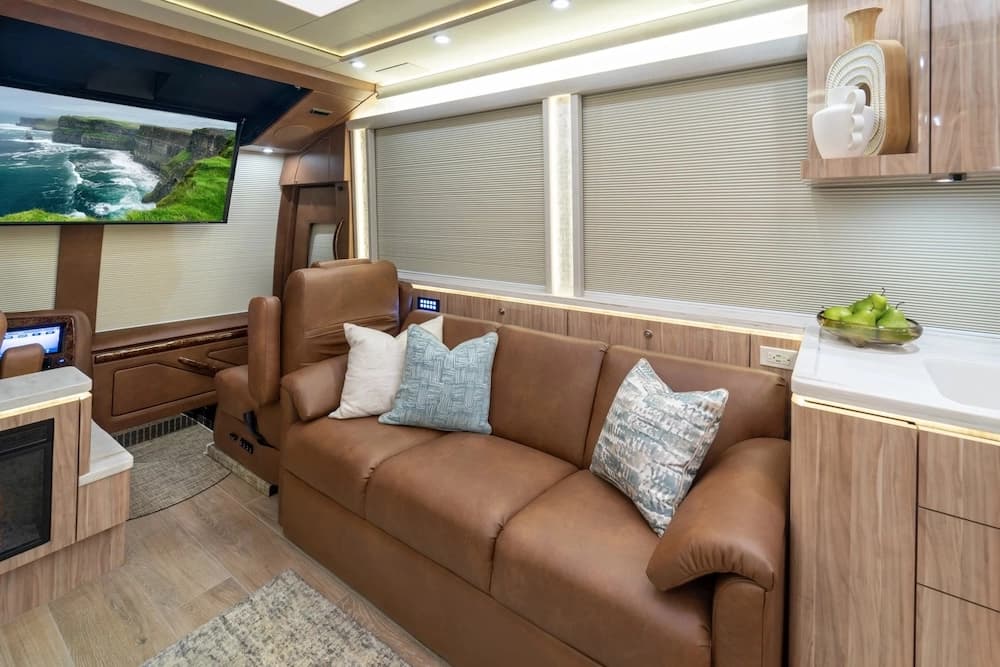 2024 Prevost Marathon X3 Motorhome - Image 20