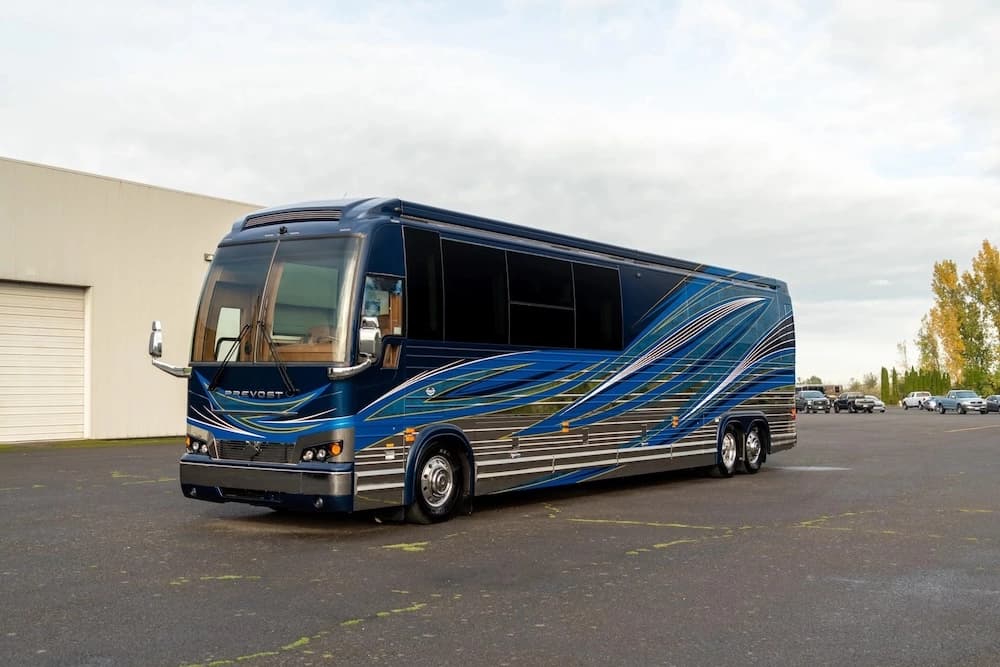 2024 Prevost Marathon X3 Motorhome - Image 38