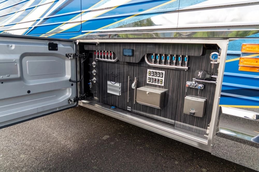 2024 Prevost Marathon X3 Motorhome - Image 41