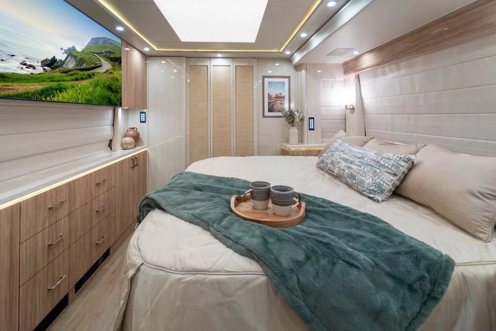 2024 Prevost Marathon X3 Motorhome - Image 10