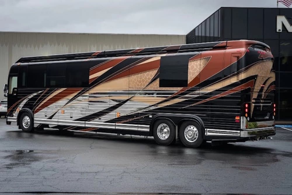 2017 Prevost Marathon X3 Motorhome - Image 2