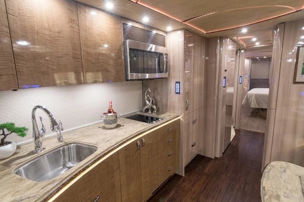 2017 Prevost Marathon X3 Motorhome - Image 24