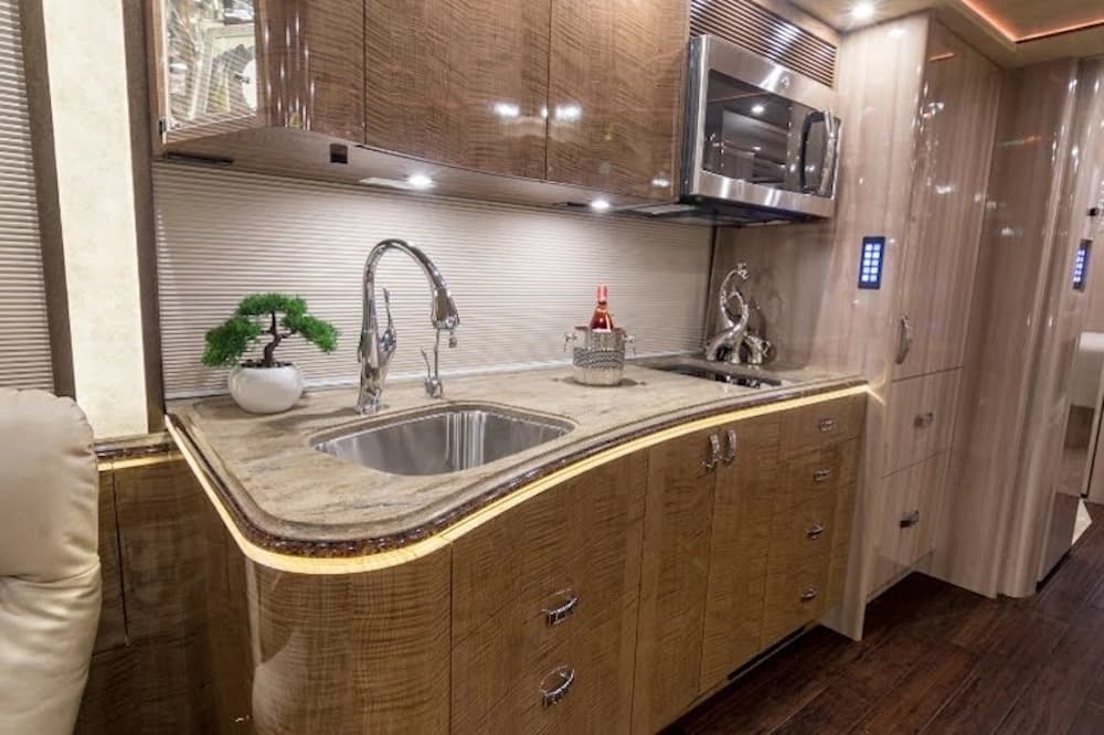 2017 Prevost Marathon X3 Motorhome - Image 27
