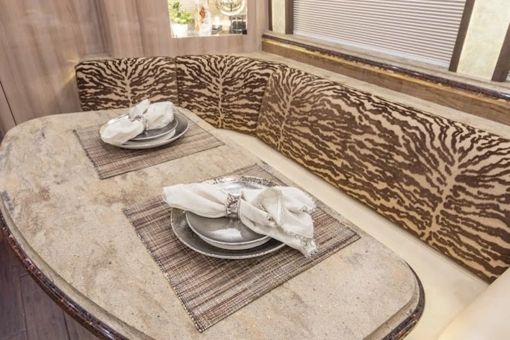 2017 Prevost Marathon X3 Motorhome - Image 28
