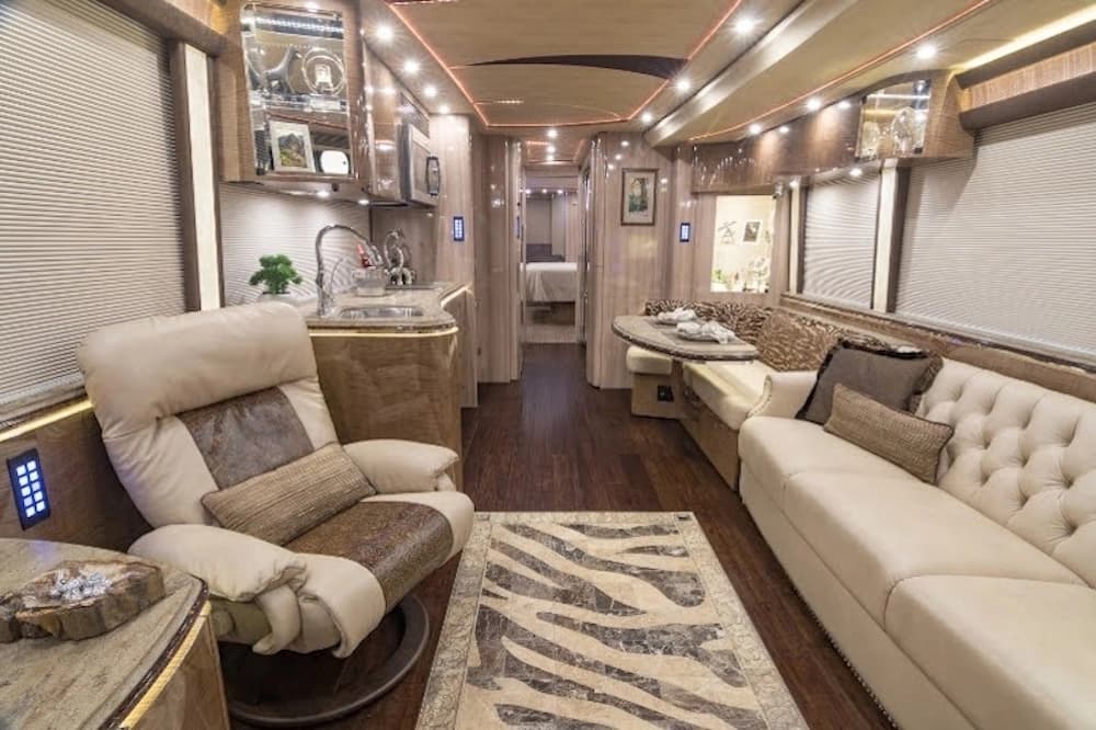 2017 Prevost Marathon X3 Motorhome - Image 34