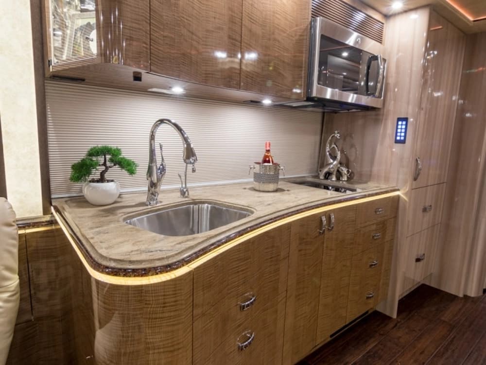 2017 Prevost Marathon X3 Motorhome - Image 43
