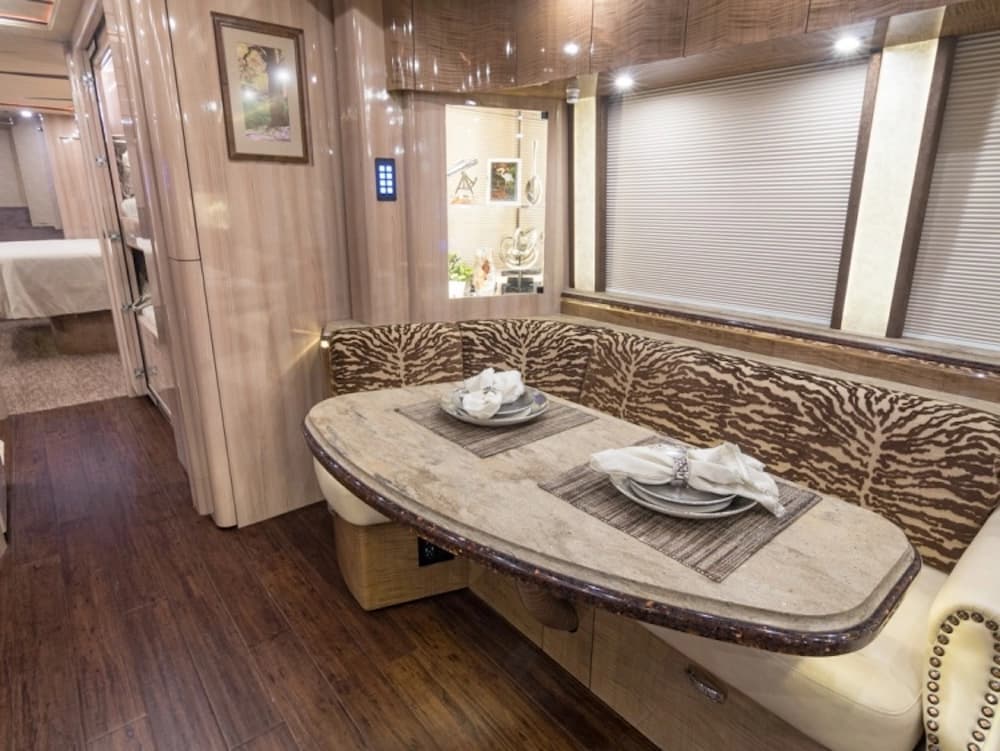 2017 Prevost Marathon X3 Motorhome - Image 44