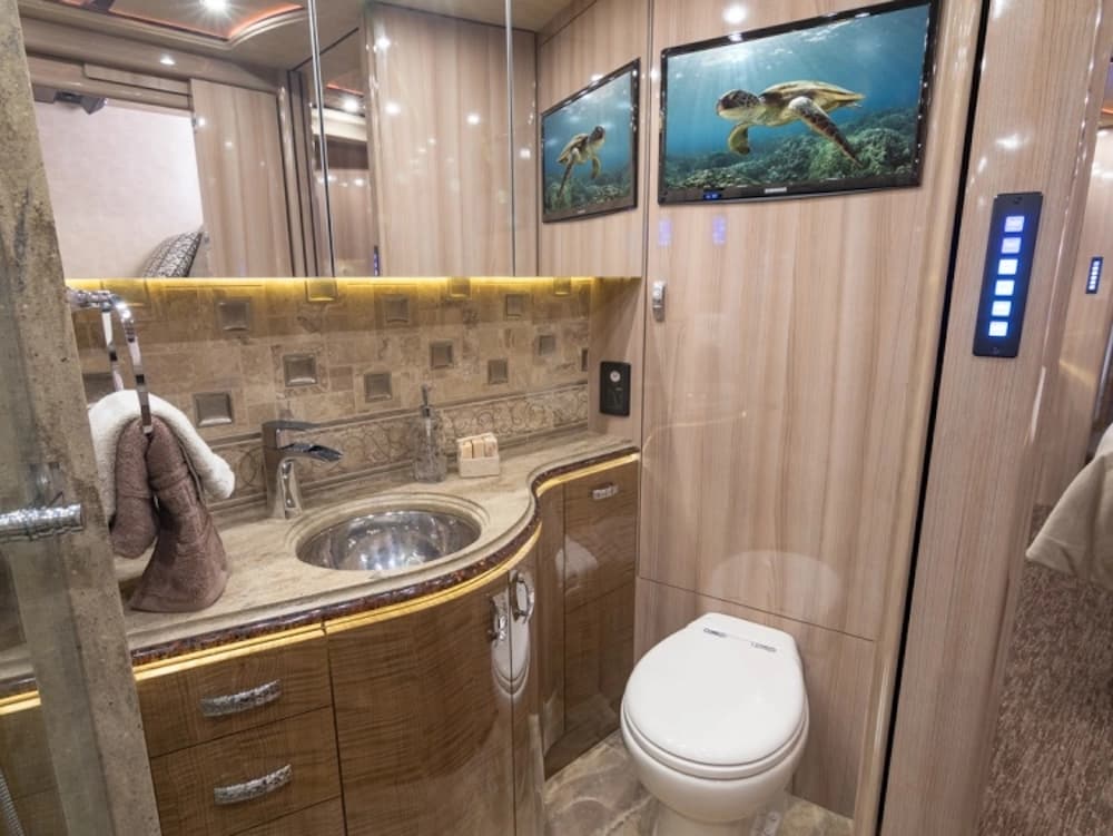 2017 Prevost Marathon X3 Motorhome - Image 46