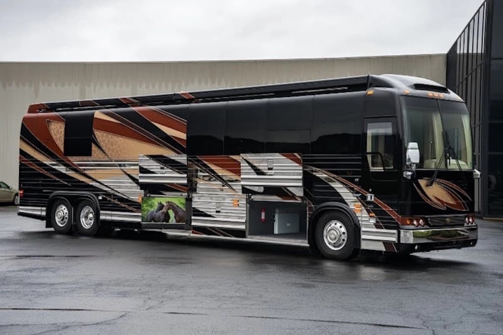 2017 Prevost Marathon X3 Motorhome - Image 5