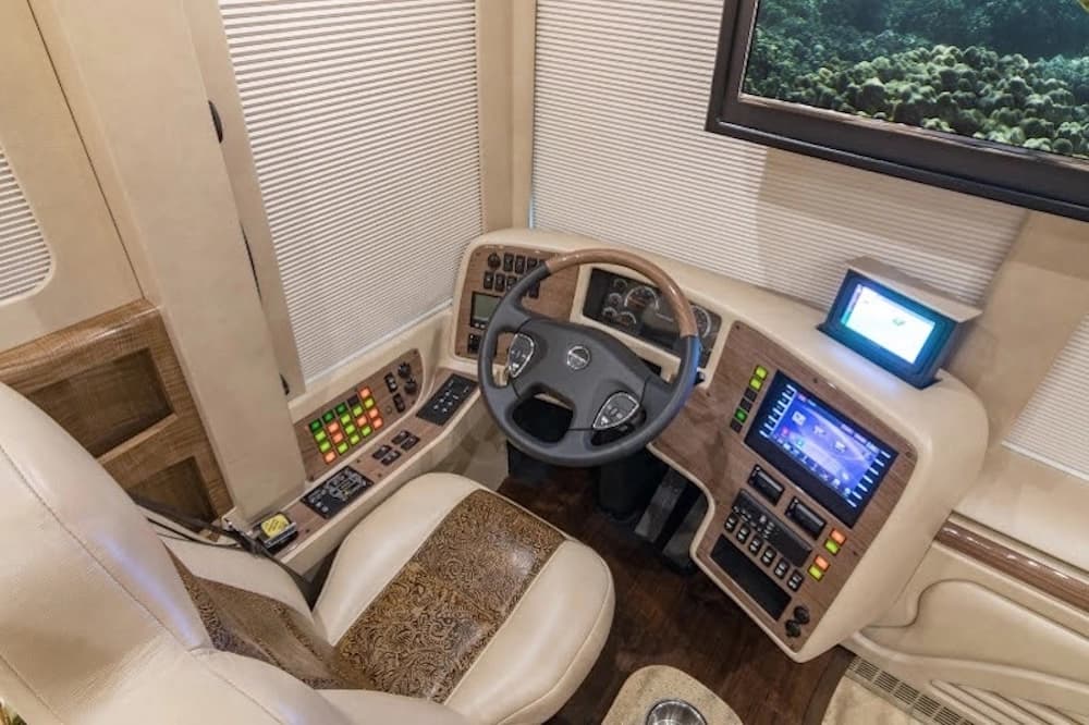 2017 Prevost Marathon X3 Motorhome - Image 7