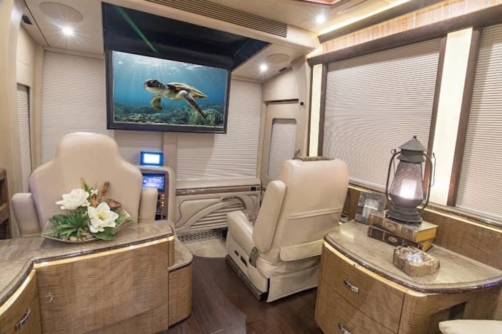 2017 Prevost Marathon X3 Motorhome - Image 8
