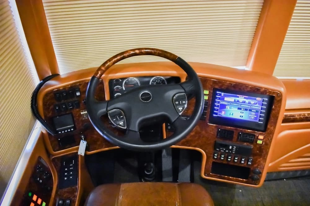2015 Prevost Marathon X3 Motorhome - Image 14