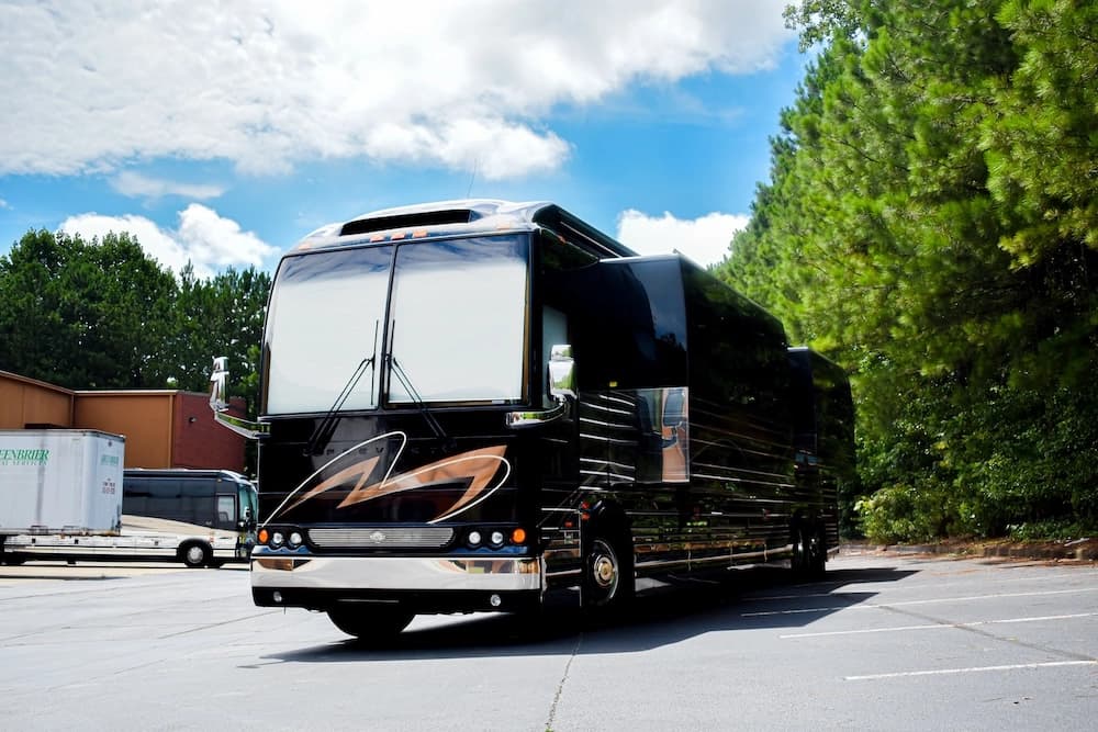 2015 Prevost Marathon X3 Motorhome - Image 3