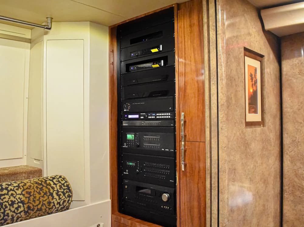 2015 Prevost Marathon X3 Motorhome - Image 34