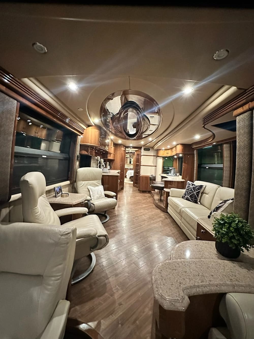 2012 Prevost Liberty H3-45 Motorhome - Image 12
