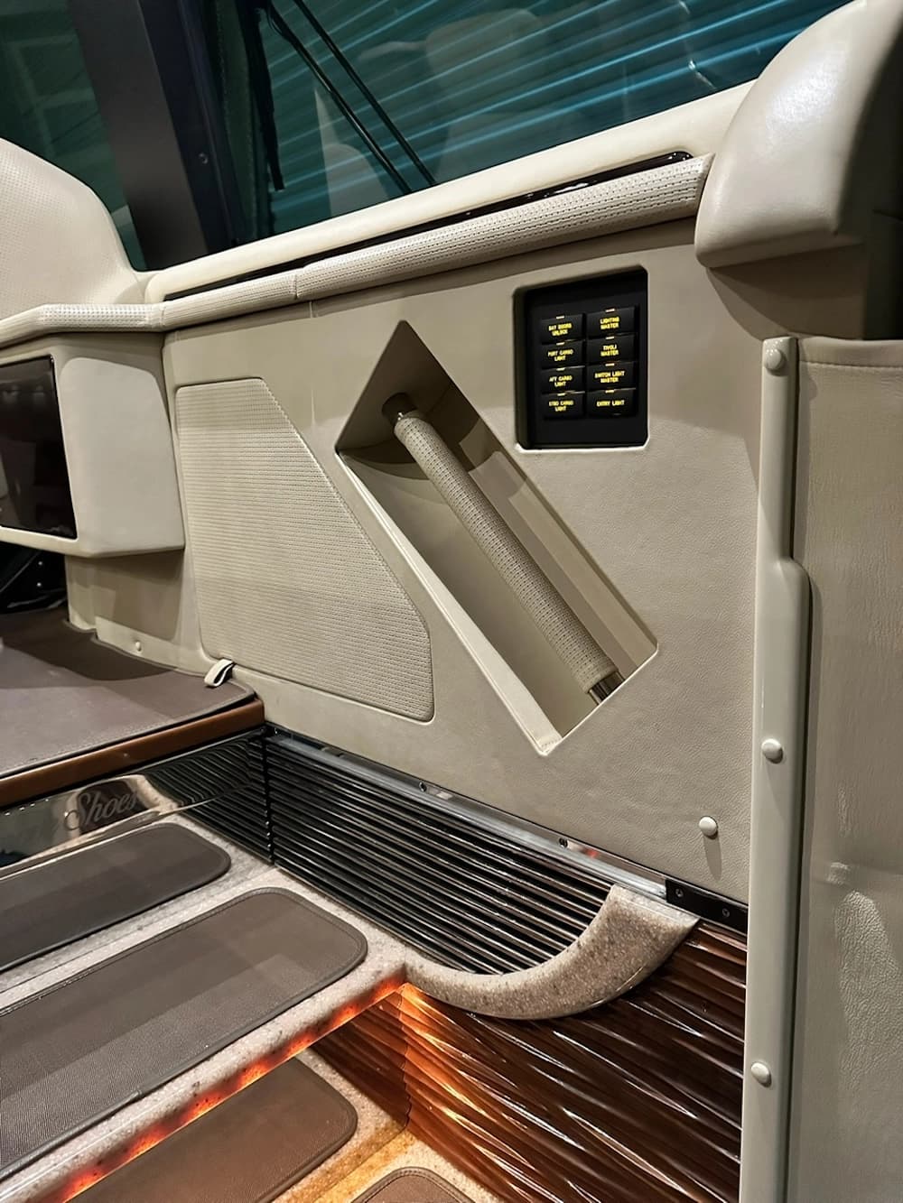 2012 Prevost Liberty H3-45 Motorhome - Image 7