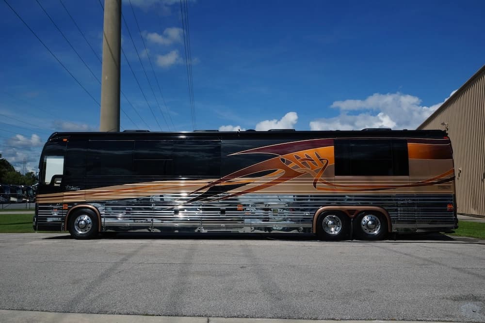 2008 Prevost Millennium XLII Motorhome - Image 2