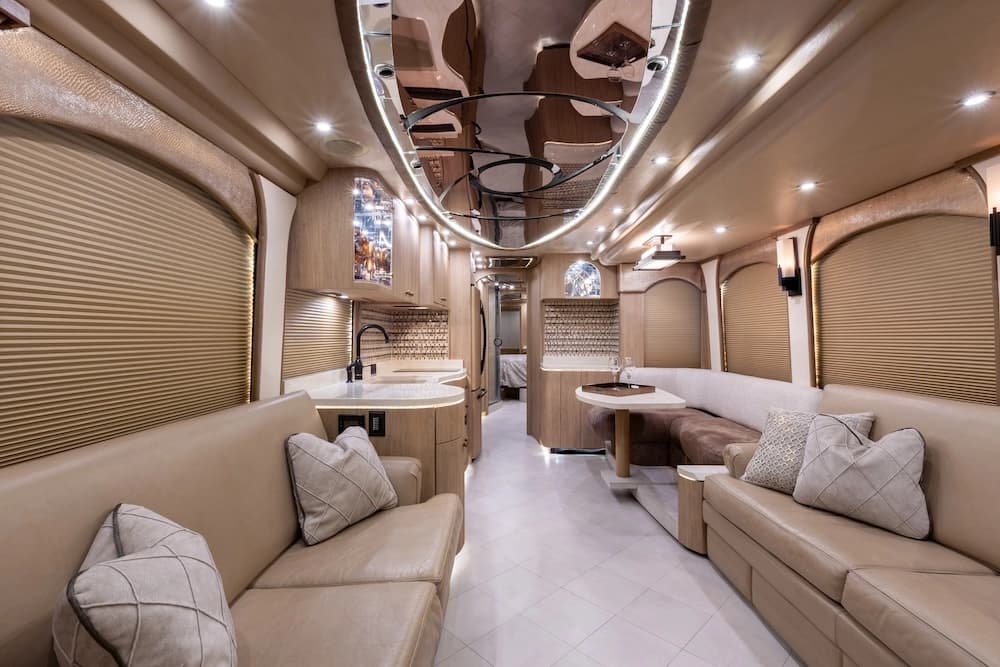 2008 Prevost Millennium XLII Motorhome - Image 6