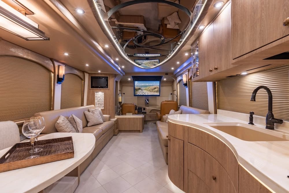 2008 Prevost Millennium XLII Motorhome - Image 7
