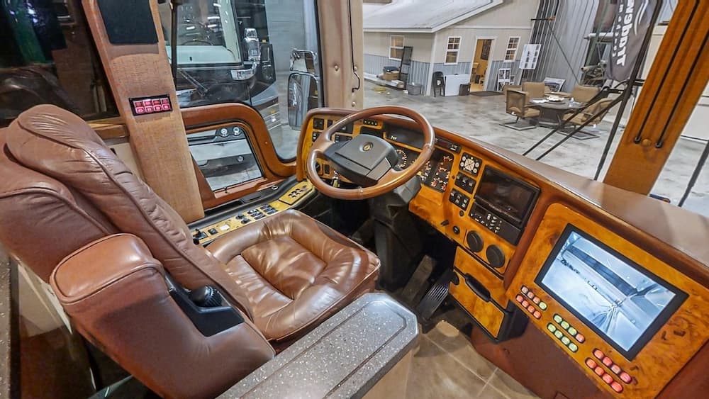 2007 Prevost Featherlite XLII Motorhome - Image 38