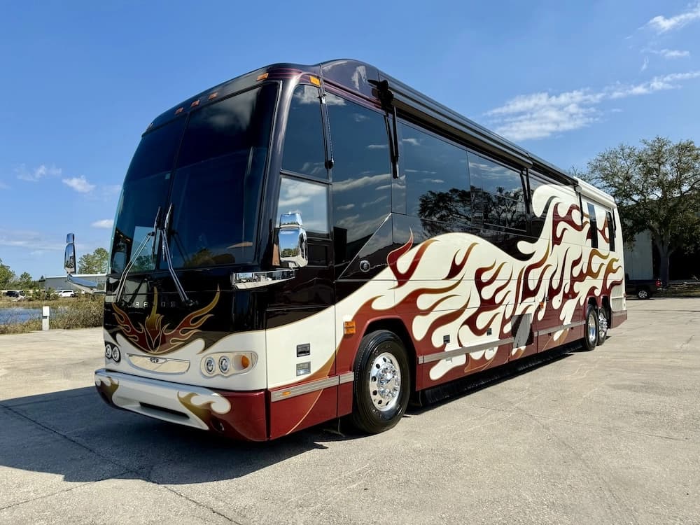2006 Prevost Featherlite H3-45 Motorhome - Image 13