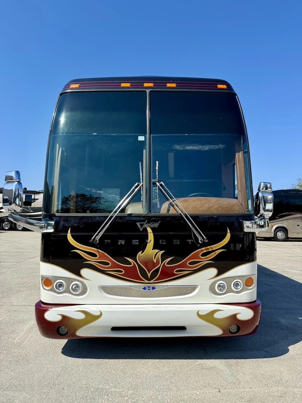 2006 Prevost Featherlite H3-45 Motorhome - Image 15