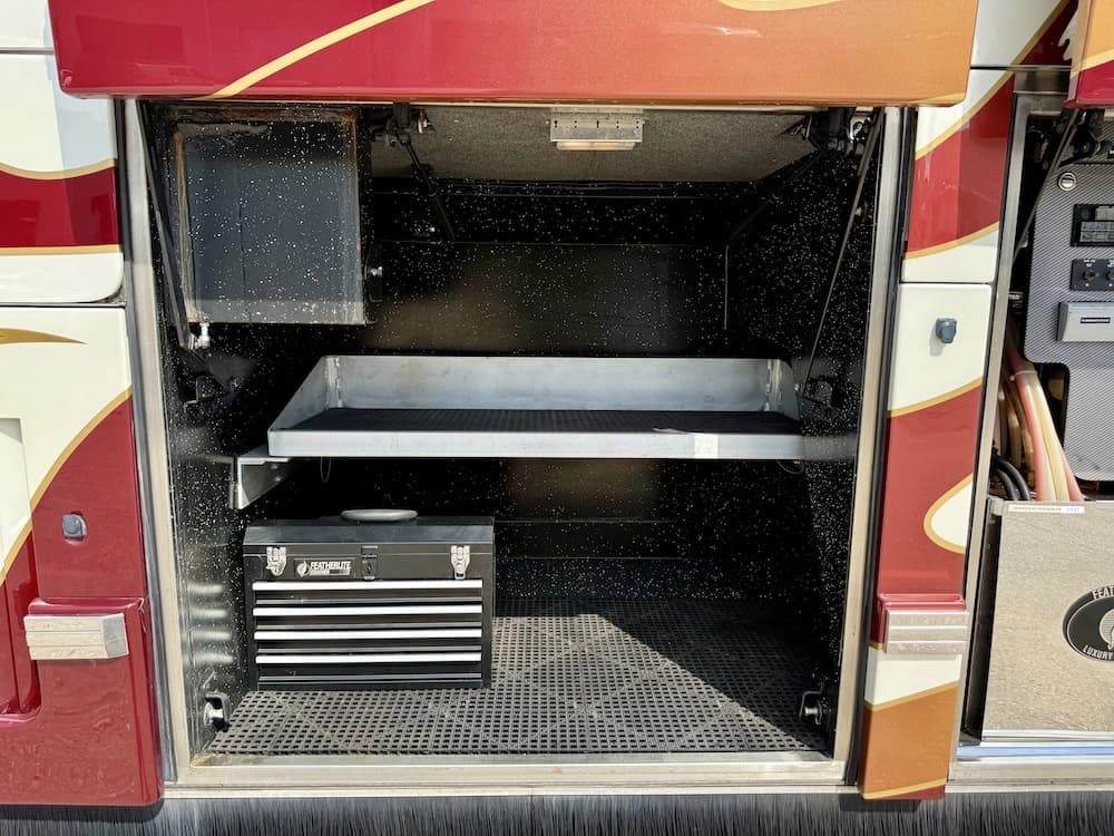2006 Prevost Featherlite H3-45 Motorhome - Image 29