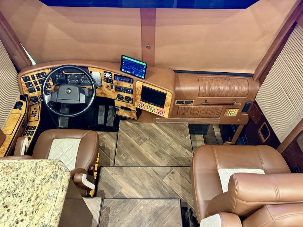 2006 Prevost Featherlite H3-45 Motorhome - Image 49