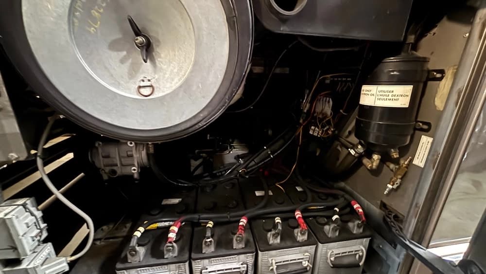 2005 Prevost Parliament H3-45 Motorhome - Image 21