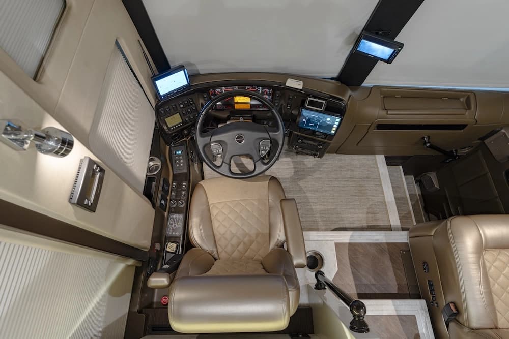 2021 Prevost Emerald H3-45 Motorhome - Image 11