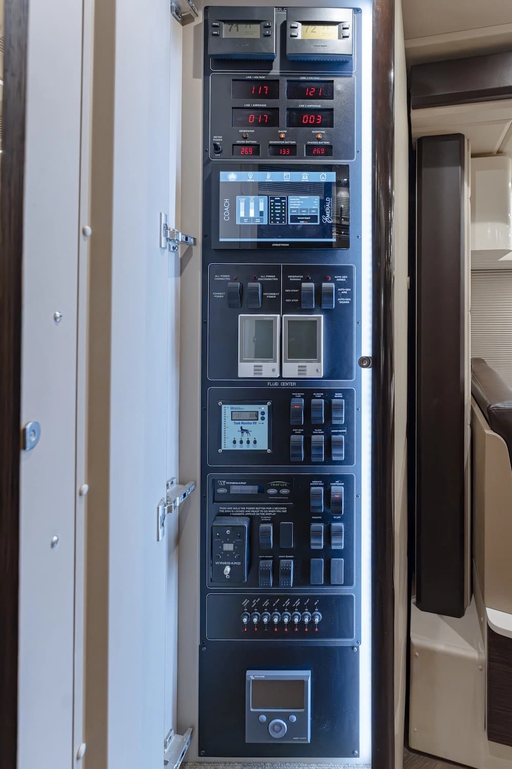 2021 Prevost Emerald H3-45 Motorhome - Image 29
