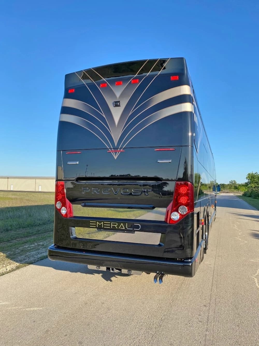 2021 Prevost Emerald H3-45 Motorhome - Image 4