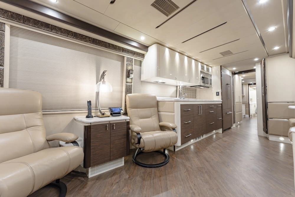 2021 Prevost Emerald H3-45 Motorhome - Image 37