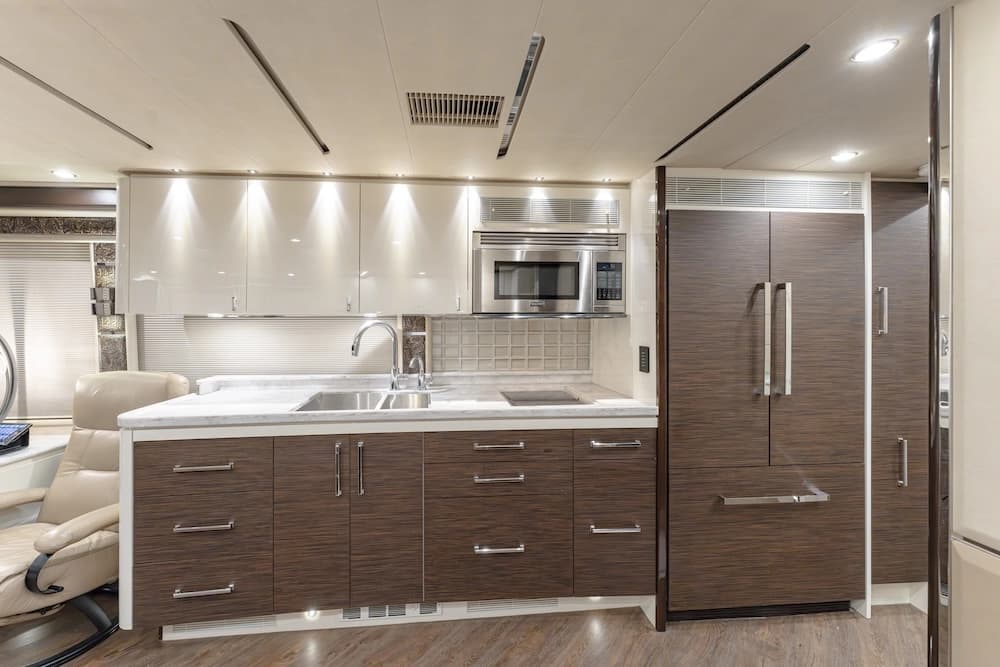 2021 Prevost Emerald H3-45 Motorhome - Image 39