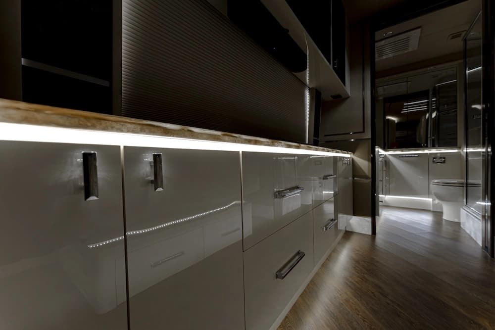 2021 Prevost Emerald H3-45 Motorhome - Image 44