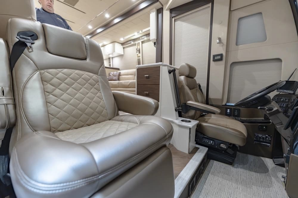 2021 Prevost Emerald H3-45 Motorhome - Image 8