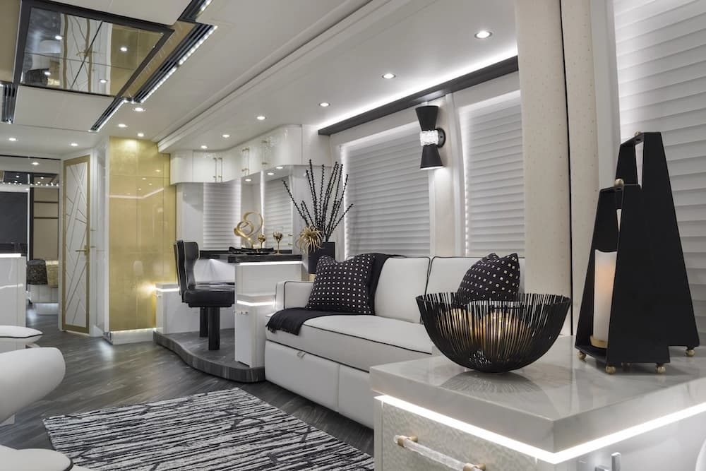 2020 Prevost Liberty H3-45 Motorhome - Image 11