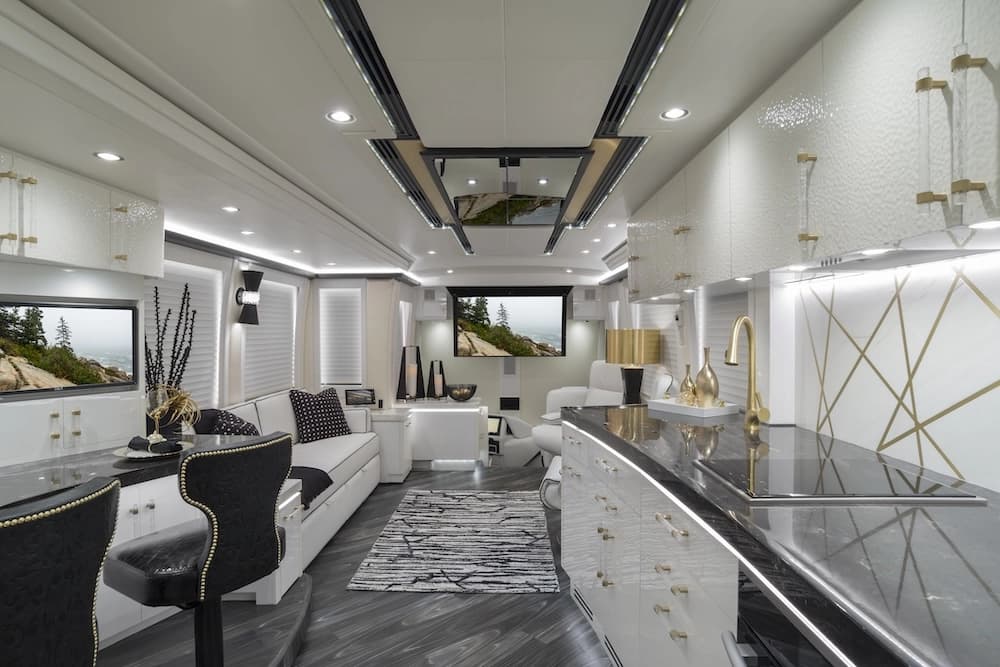 2020 Prevost Liberty H3-45 Motorhome - Image 14