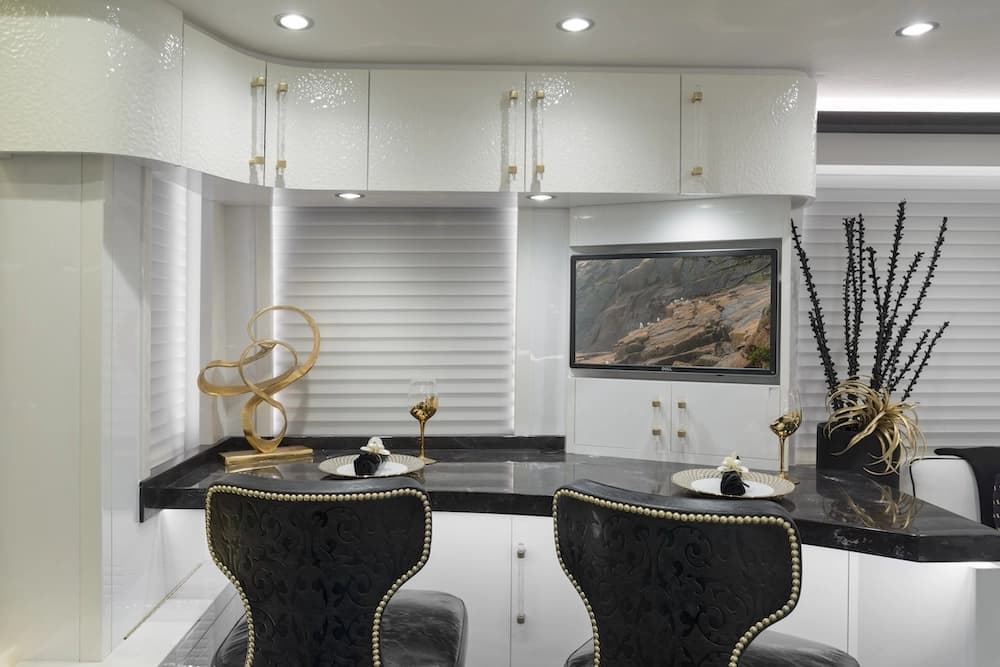 2020 Prevost Liberty H3-45 Motorhome - Image 20