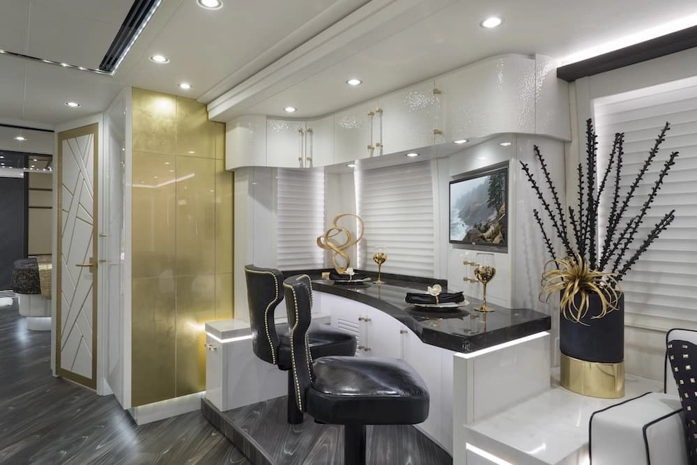 2020 Prevost Liberty H3-45 Motorhome - Image 22